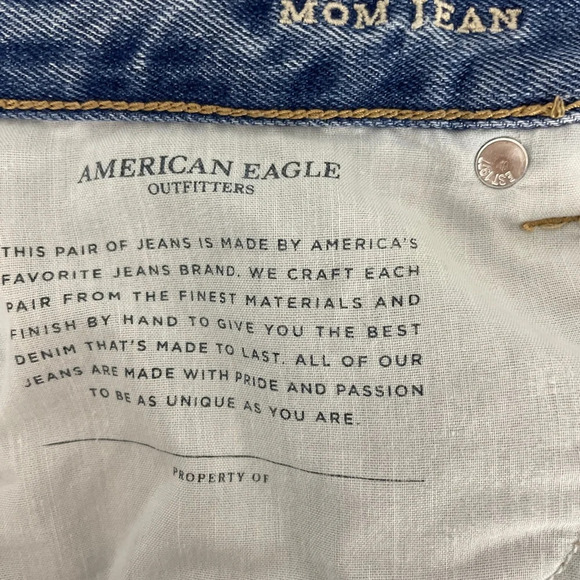American Eagle Women’s Mom Jeans Hi Rise Straight Destroyed Faded Size 14 X-long - Picture 9 of 14